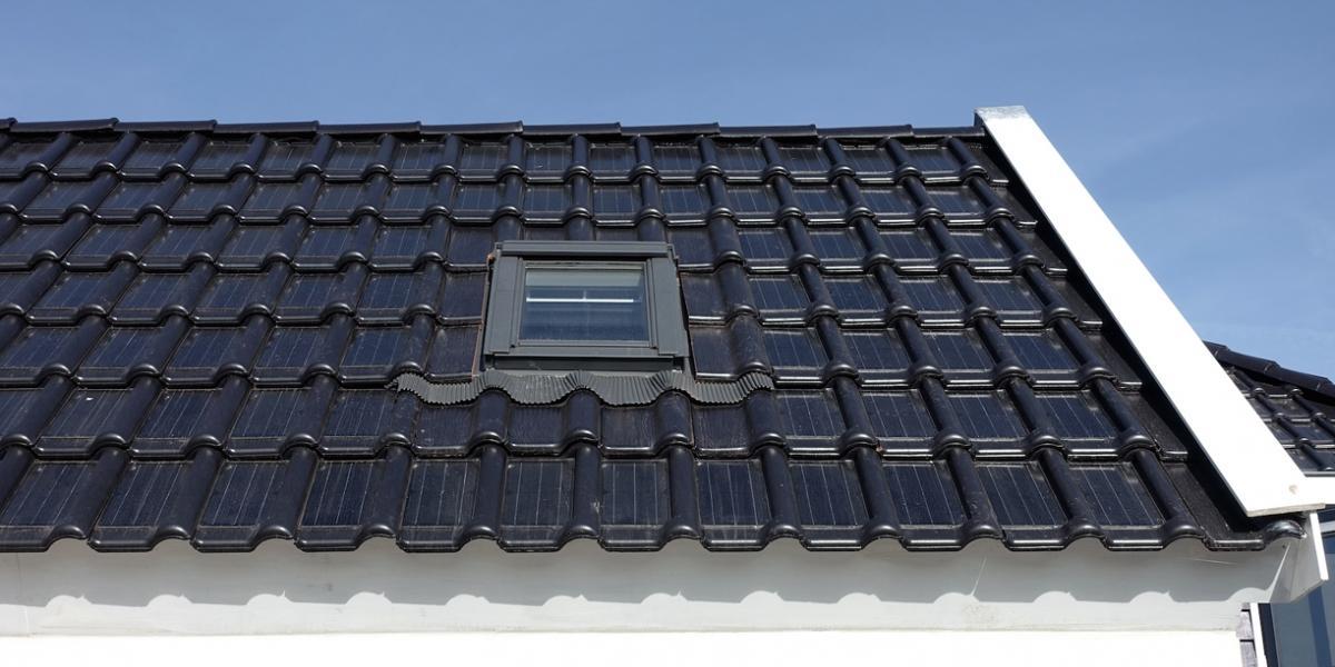 Empresa holandesa fabrica paneles solares fotovoltaicos integrados en tejas cerámicas